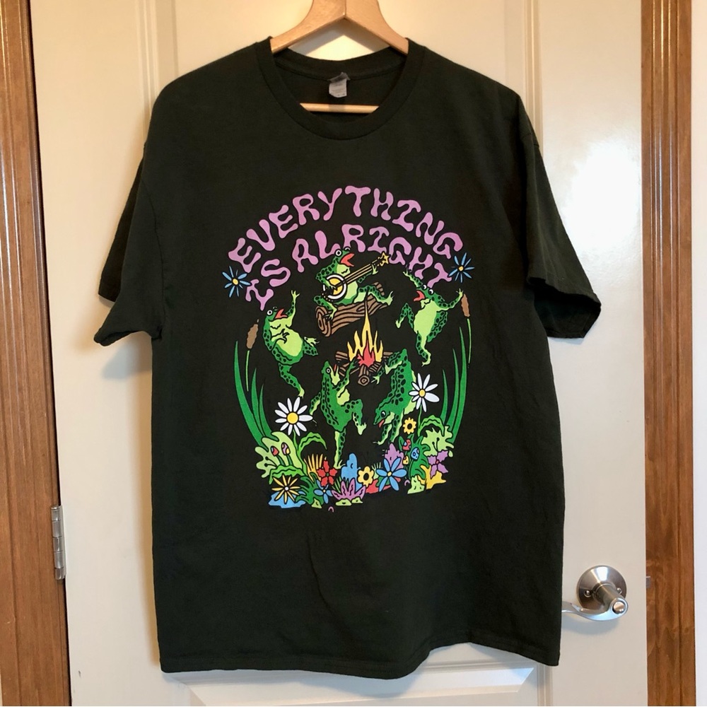 Everything is Alright graphic frog tee men’s XL
